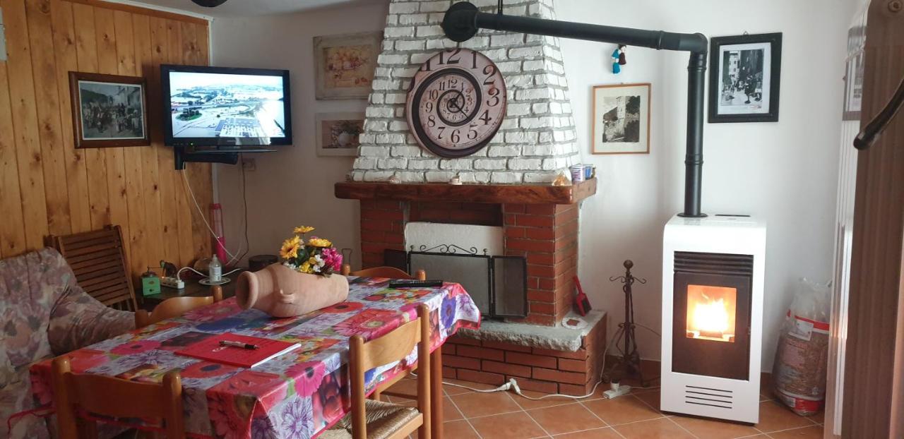 Casa Vacanze Mingos Lodio Di La Carpineta Exterior photo
